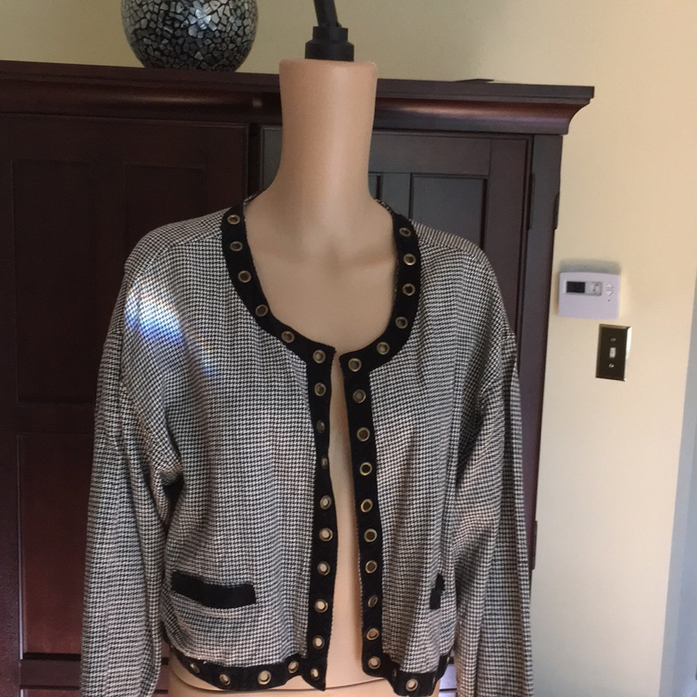 Houndstooth crop jacket EUC sz M velvet trim